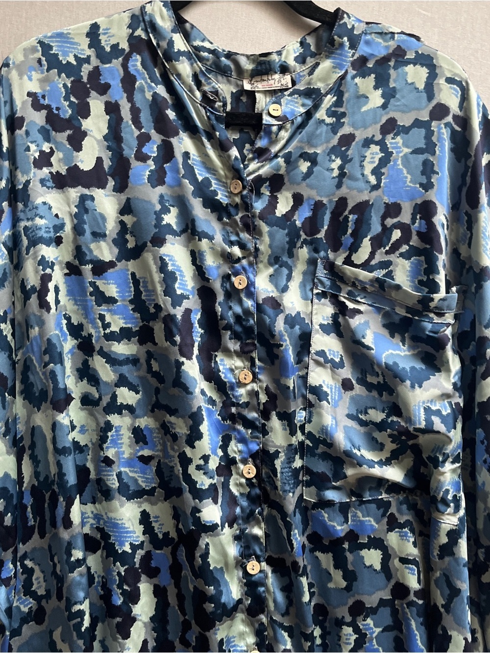 Free People Women’s Oversized Goddess Sleep Button-Down Shirt Size L - Picture 5 of 13